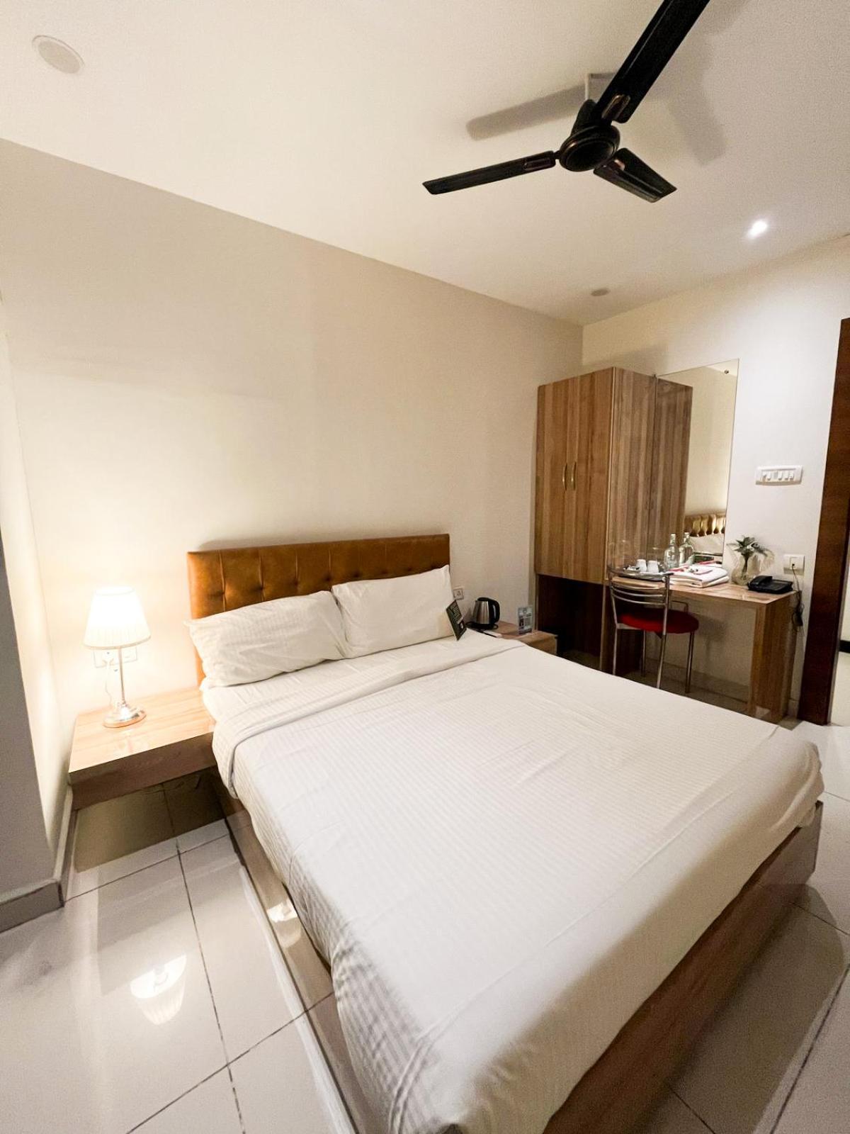 Hotel Hibiscus Tree- Bachupally حيدر أباد المظهر الخارجي الصورة